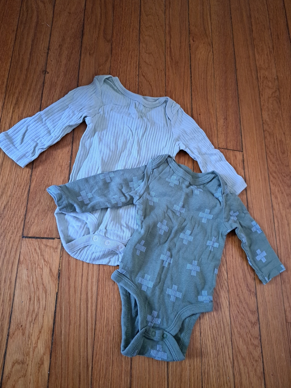 Long-Sleeve Ribbed and Patterned One-Piece Bodysuits - Blue & Green